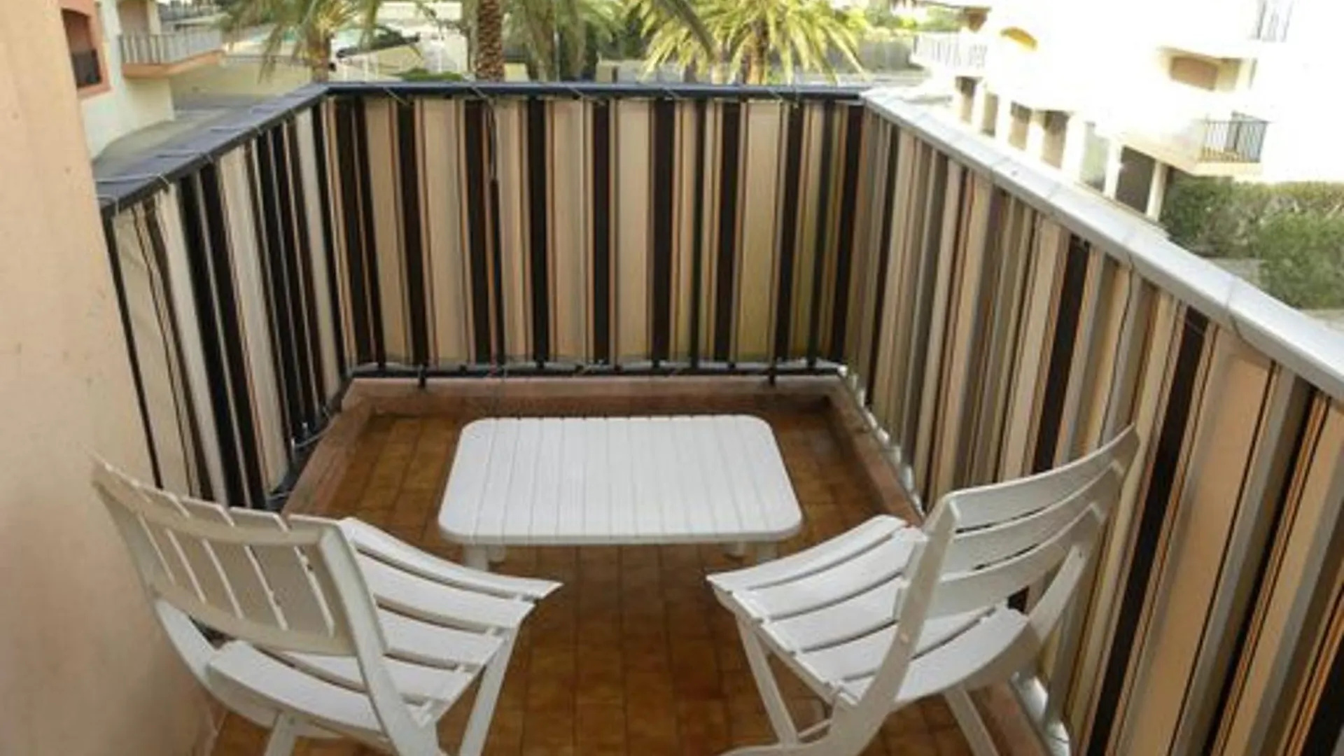Appartement 3 Pieces Avec Piscine, Proche Centre Et Plages - Sainte-Maxime - Fr-1-780-56