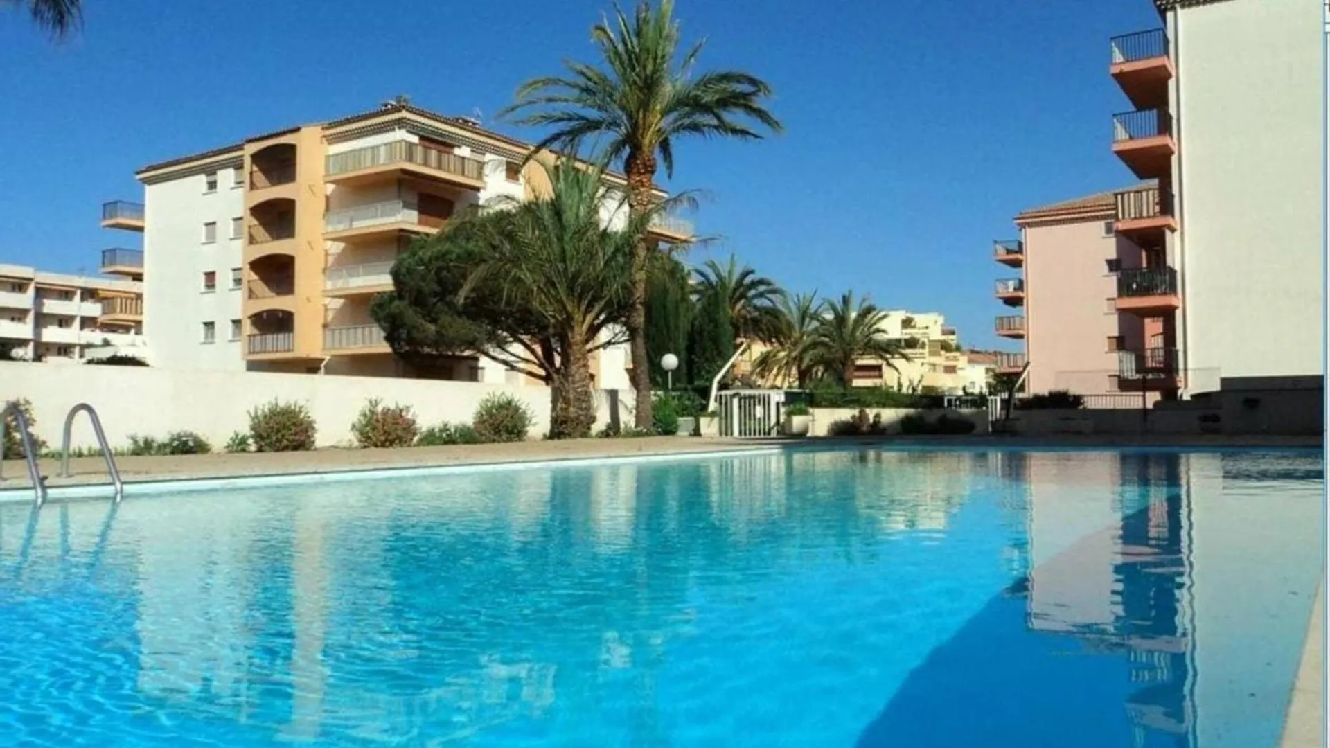 Appartement 3 Pieces Avec Piscine, Proche Centre Et Plages - Sainte-Maxime - Fr-1-780-56
