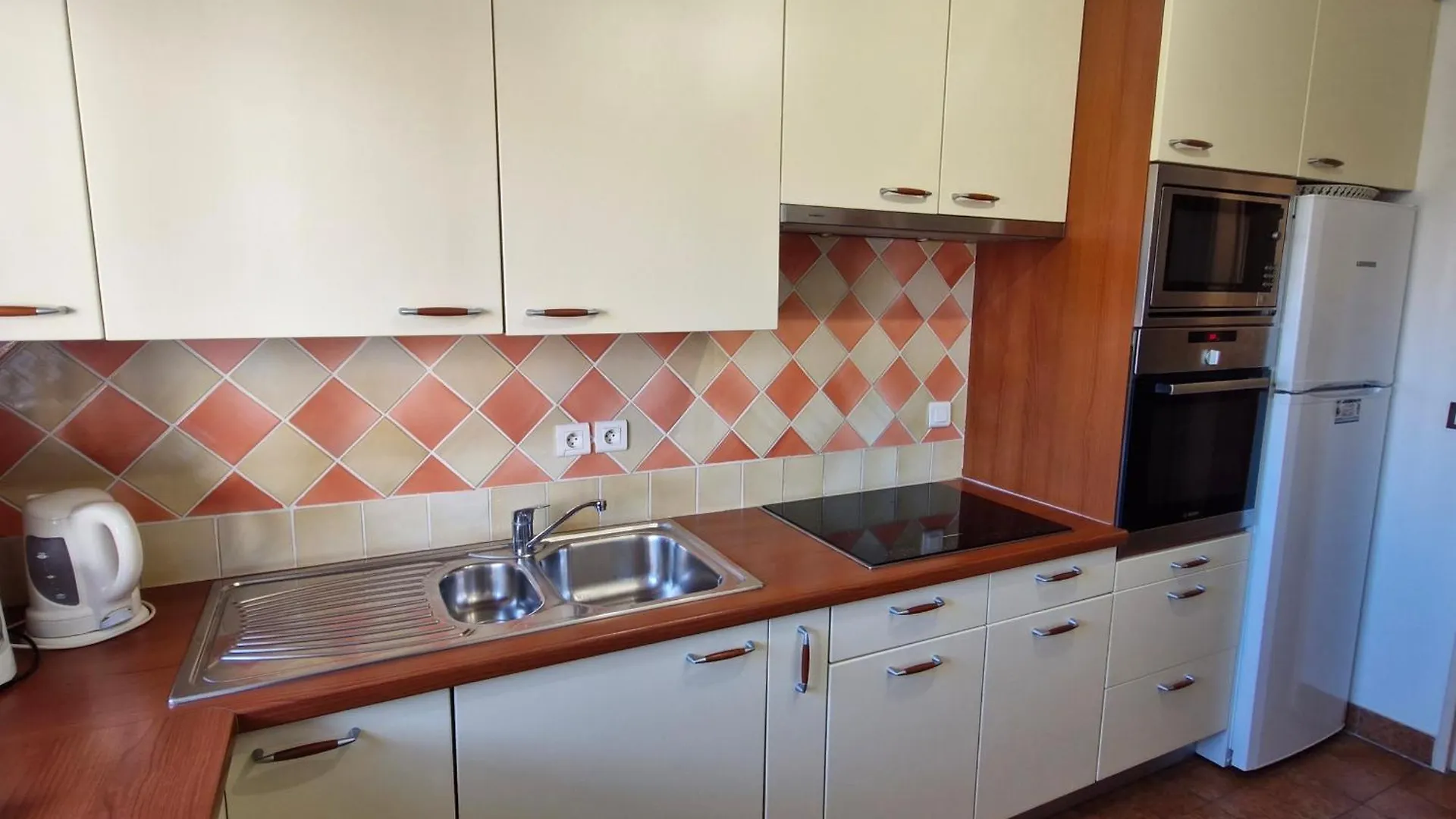 Appartement 3 Pieces Avec Piscine, Proche Centre Et Plages - Sainte-Maxime - Fr-1-780-56