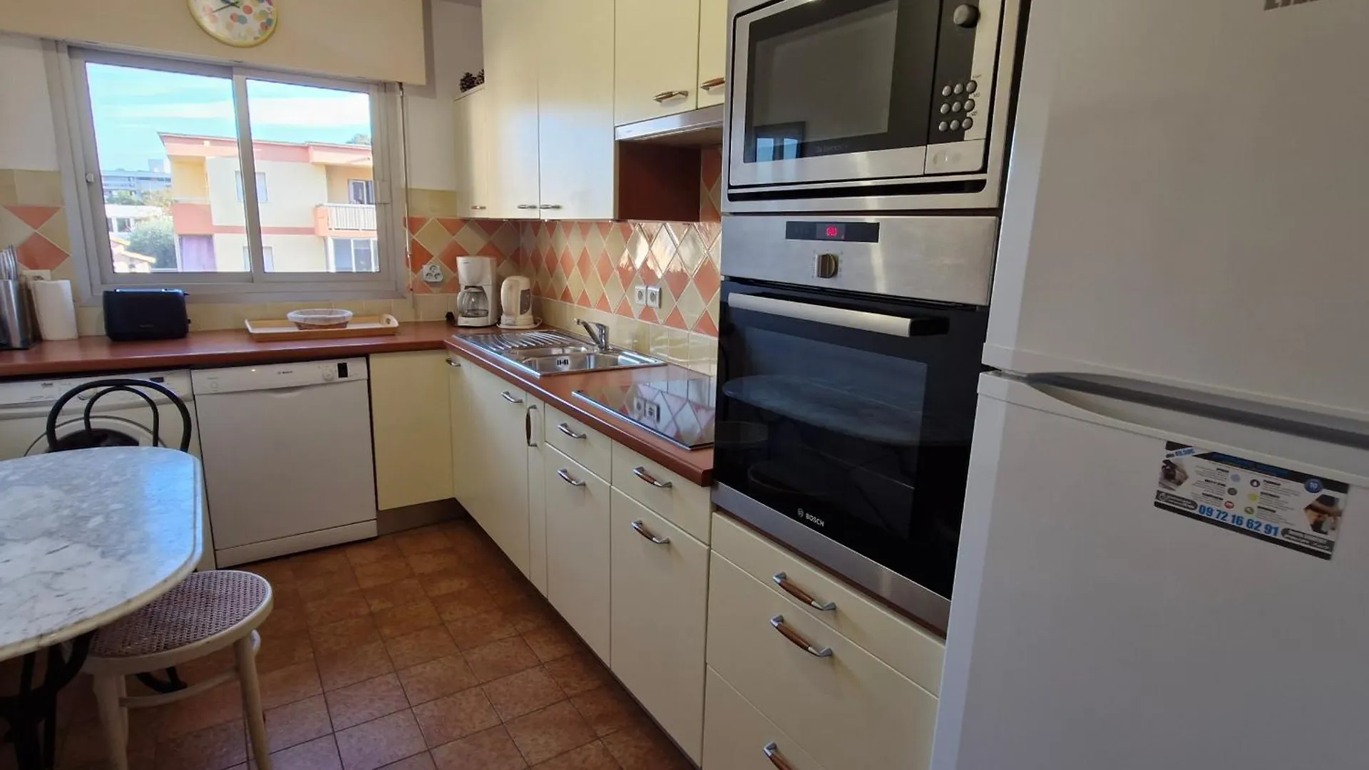 Appartement 3 Pieces Avec Piscine, Proche Centre Et Plages - Sainte-Maxime - Fr-1-780-56 0*,  France