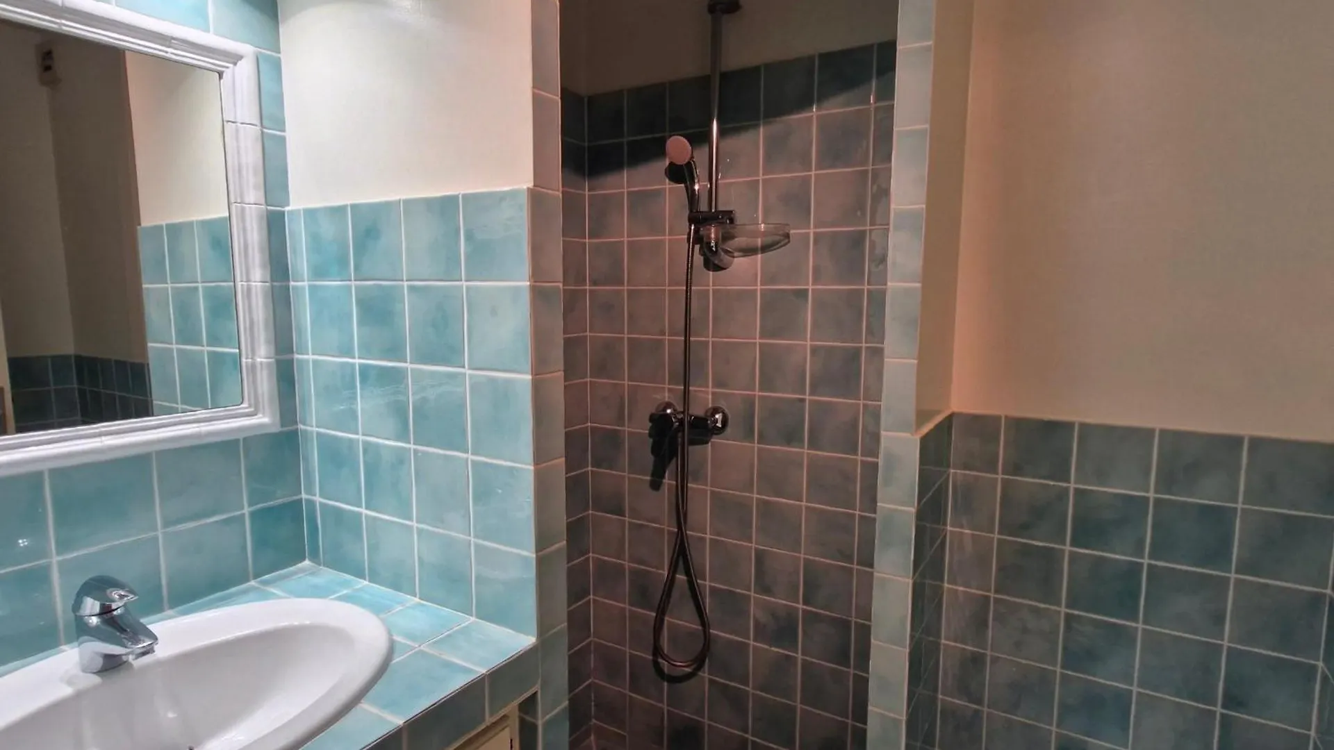 Appartement 3 Pieces Avec Piscine, Proche Centre Et Plages - Sainte-Maxime - Fr-1-780-56 0*,  France