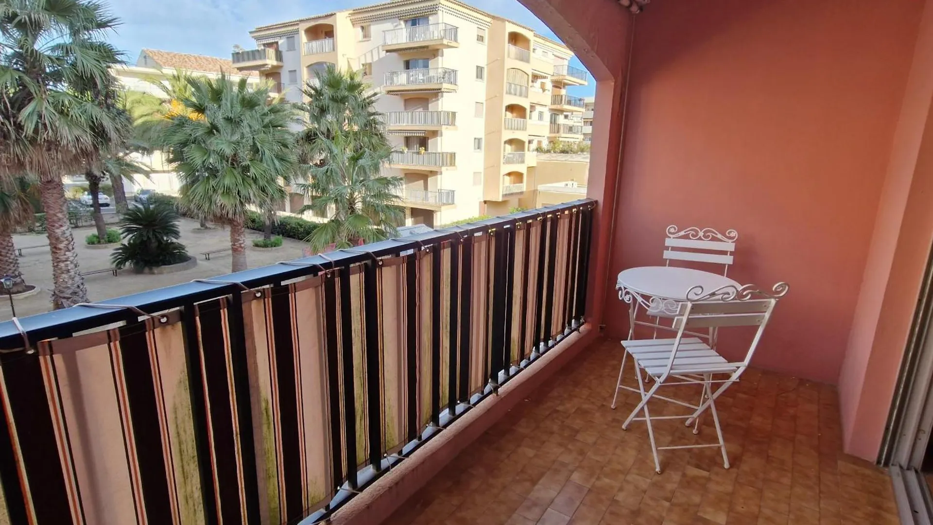 Appartement 3 Pieces Avec Piscine, Proche Centre Et Plages - Sainte-Maxime - Fr-1-780-56 France