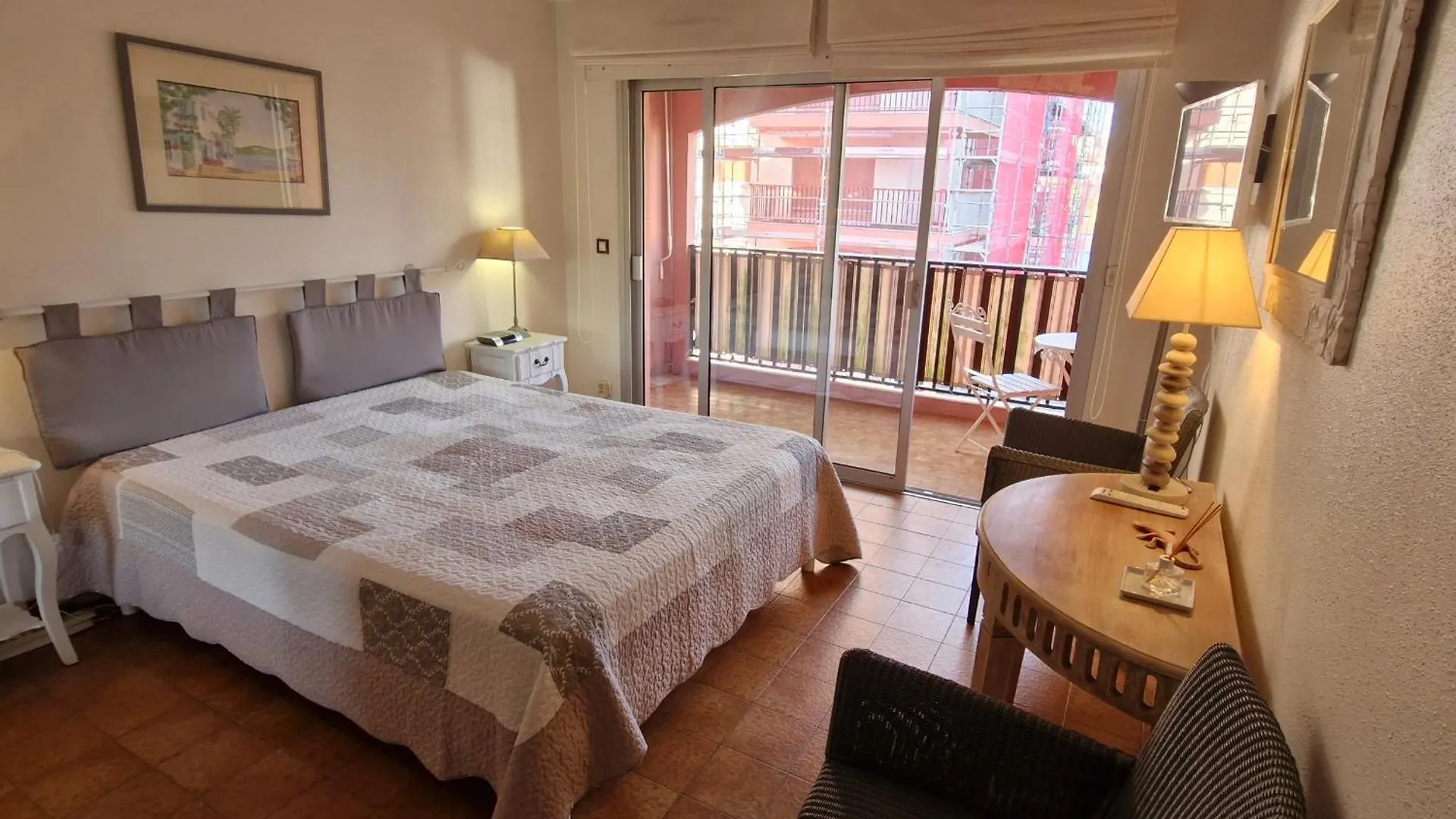 Appartement 3 Pieces Avec Piscine, Proche Centre Et Plages - Sainte-Maxime - Fr-1-780-56 0*,